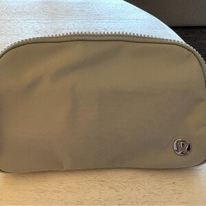 lululemon everyday belt bag